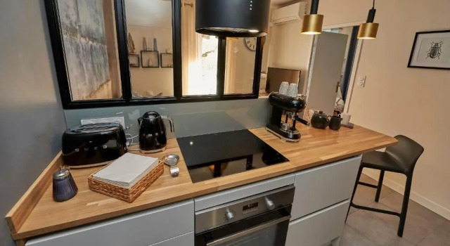 Beautiful apartment with terraceair conditioned-beautifully decorated #K6, Забронировать Апартаменты/квартира Гренобль Grenoble Area