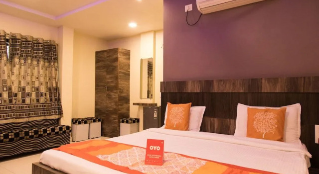 OYO 10365 Hotel RR, Забронировать Отель Отели штата Махараштры 3 звезды, 3*