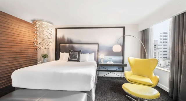 Двухместный люкс с видом на воду Hilton Motif Seattle
