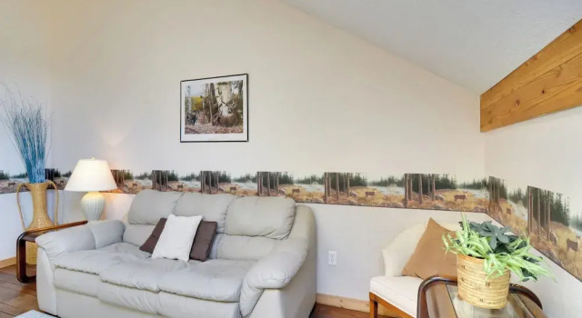 Bellaire Townhome on Summit Mtn w/ 2 Balconies!, Rezerwuj Apartament Bellaire Michigan