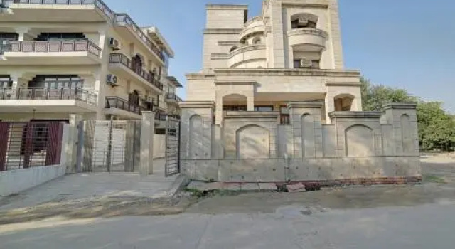OYO 28853 Harkesh Residency, Забронировать Отель Нойда штат Уттар-Прадеш