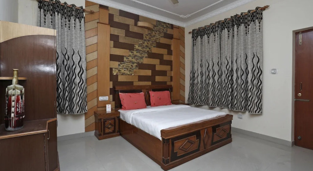 OYO 13293 Home Luxury Villa Canal Road, Rezervovat Vila Déhrádún Uttarakhand