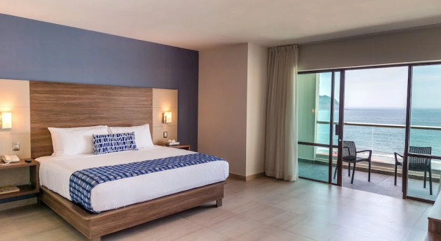Двухместный номер Standard с балконом и с видом на море Ocean View Beach Hotel
