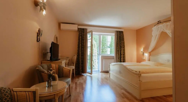 Schlössl Hotel Kindl, Rezerwuj Hotel Bad Gleichenberg Styrian Spa Country