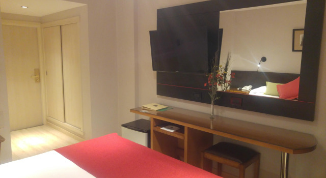 Hotel Las Rocas, Rezerwuj Hotel Hotele w Buenos Aires z basenem, Basen