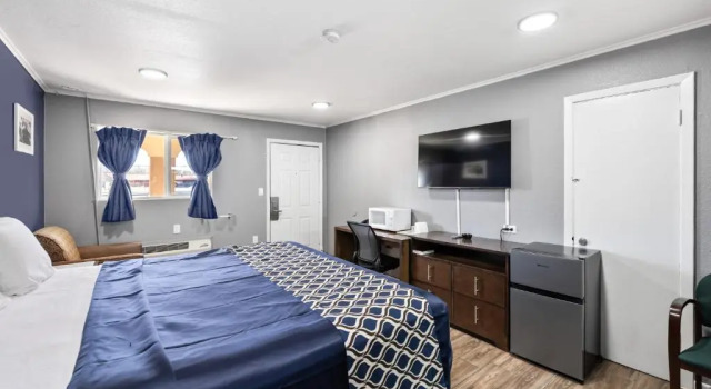 Номер Standard Western Inn by Capital O Cleburne TX