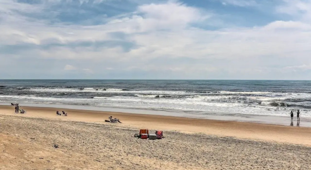 Коттедж Cozy Hatteras Island Abode ~ 1 Mi to Frisco Beach!