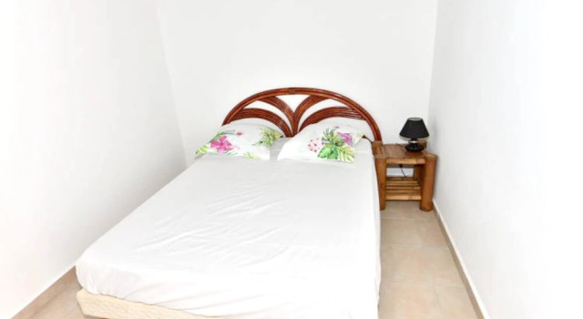 Villa With 3 Bedrooms in Saint François, With Wonderful sea View, Private Pool, Enclosed Garden, Rezerwuj Willa Hotele w Grande-Terre z basenem, Basen