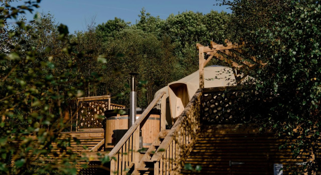 Yurtshire Eavestone Lake, Boek Hotel Hotels in Merseyside met zwembad, Zwembad