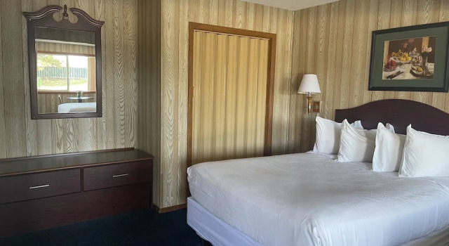 Четырёхместный номер Deluxe Saddle & Surrey Motel