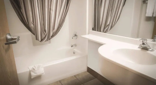 Двухместный люкс с видом на ручей La Quinta Inn by Wyndham Missoula