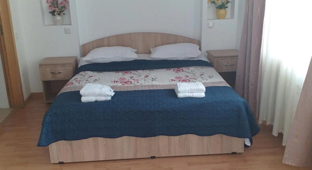 MIRAJ, Забронировать Отель Отели Прахова 3 звезды, 3*