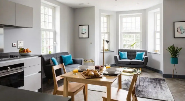 Flying Butler Boutique Apartments, Забронировать Апартаменты/квартира Фарнборо Суррей