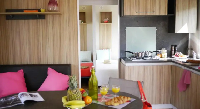 Camping Le Bellevue, Забронировать Кемпинг Ла-Транш-сюр-Мер Маре-Пуатвен