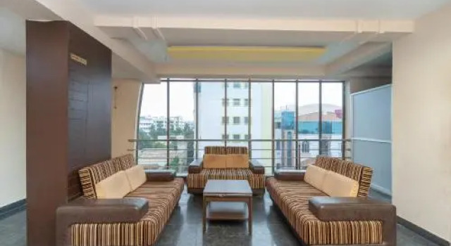 OYO 22674 Vintage Inn, Rezerwuj Hotel Hotele w Andhra Pradesh z parkingiem, Parking
