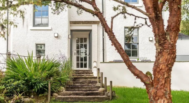 Captivating 4-bed House in Killin, Забронировать Отель Отели Центральной Шотландии с парковкой, Парковка