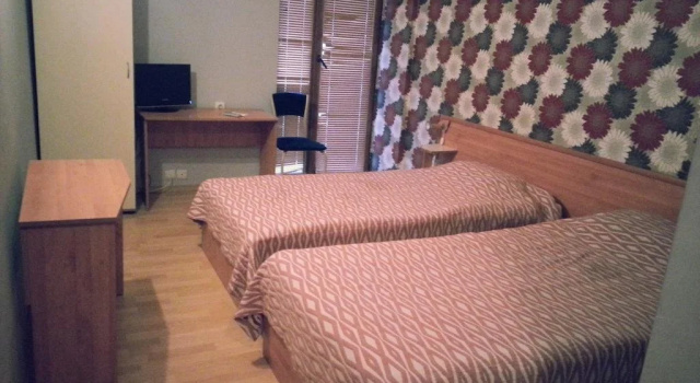 Family Hotel Kredo, Rezervați Hotel Hoteluri de 3 stele în Sliven, 3*