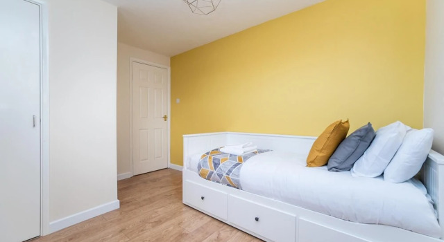 Beautiful 2 bed Apartment (Sleeps 5), Varaa Huoneisto Asunnot kohteessa Merseyside, Huoneisto