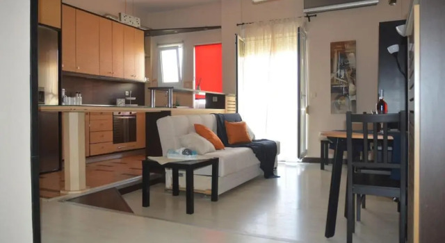 Modern apartment, 5΄ walk from central metro station