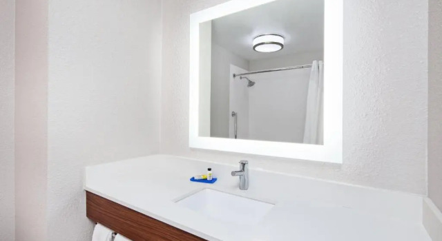 Четырёхместный номер Standard Holiday Inn Express & Suites Clovis Fresno Area by IHG