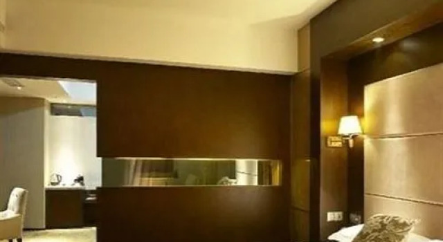 Zhe Hai Grand Hotel, Prenota Hotel Hotel a Ningbo con parcheggio, Parcheggio