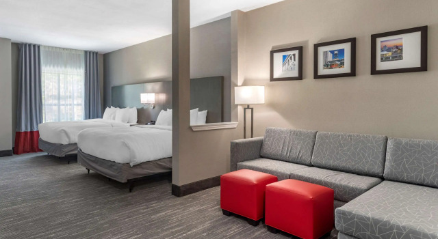 Четырёхместный люкс Comfort Inn & Suites Olive Branch Old Towne