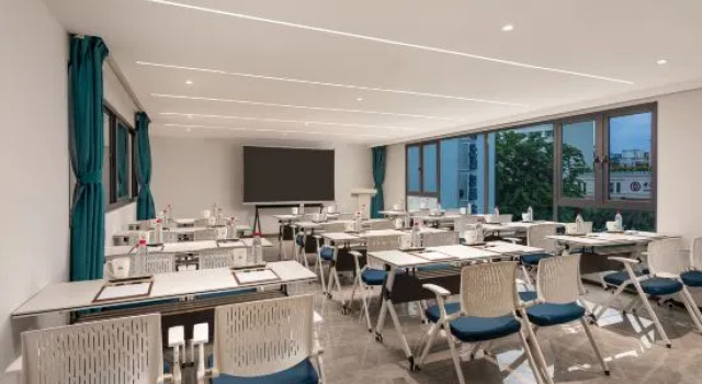 Days Inn by Wyndham Sanya (Sanya Bay Coconut Dream Corridor Branch), Book Hotel Sanya Hainan