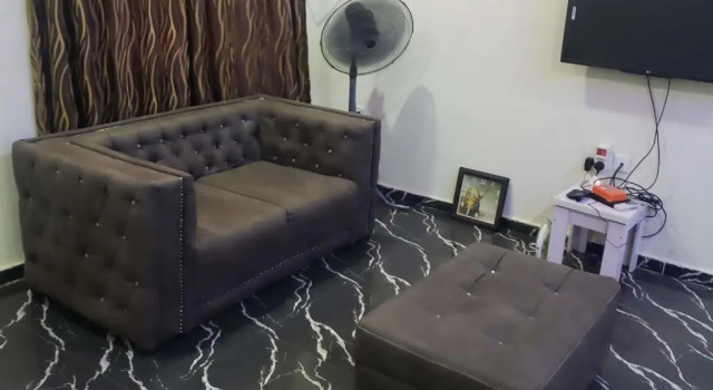 Deluxe 3 BR Apartment with Free WIFI