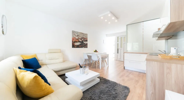 Апартаменты с 2 комнатами с балконом Holiday Home Apartments Bellamare