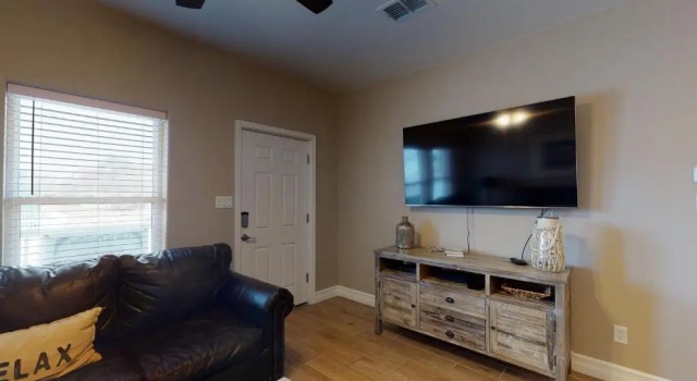 CDR109 Salt Therapy 3 bedroom 3 bath Newly Remodeled, BEACH home with Shared POOL