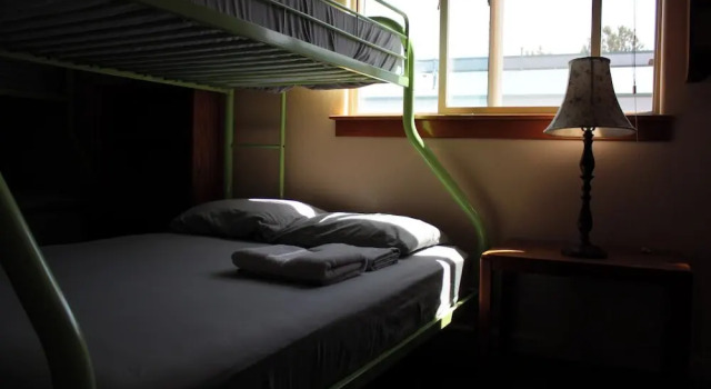 Кровать в общем номере Ashland Commons Hostel