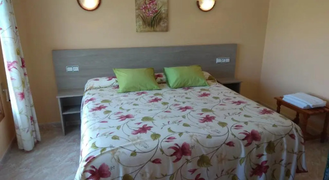 Hostal Brisa do mar, Забронировать Отель Санхенхо Sanxenxo Municipality, рядом с Пляж Silgar