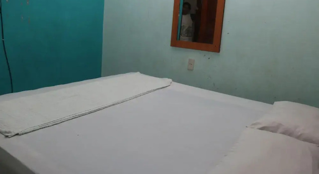 Oyo 1955 Wisma Sunshine, Rezerwuj Hotel Rantau Prapat Sumatra