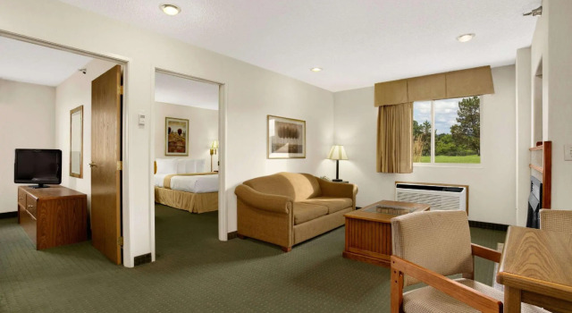 Четырёхместный люкс Days Inn by Wyndham Rapid City
