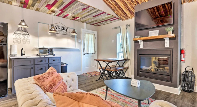 Коттедж Fredericksburg 'regan Cottage' w/ Hot Tub!