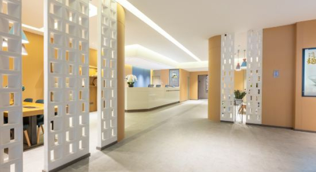 Homeinn · neo (Xi'an Vientiane City TV Tower Subway Station), Prenota Hotel Hotel a Shaanxi con parcheggio, Parcheggio