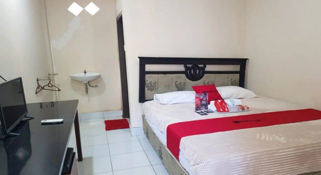 RedDoorz near Pantai Timba Batu Lombok, Buchen Sie Hotel Labuhan Pandan Lombok