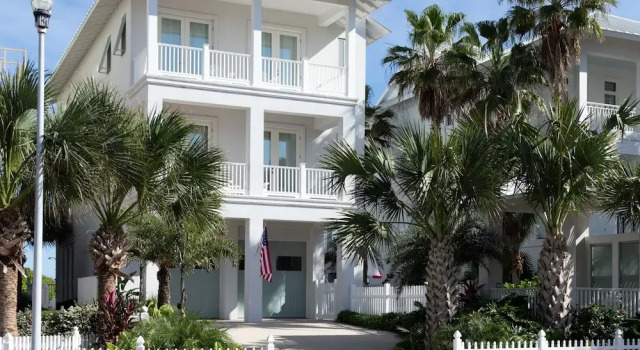 Коттедж 8242 Breakers Blvd. 5 Bedroom Home
