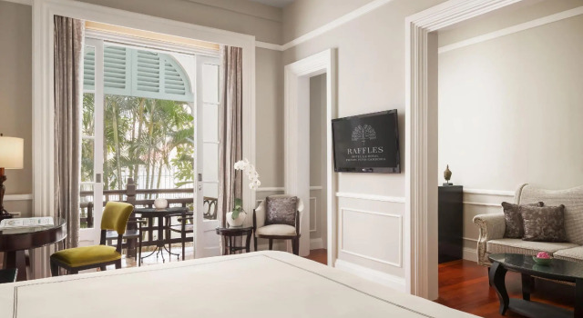 Двухместный люкс Colonial Raffles Hotel Le Royal
