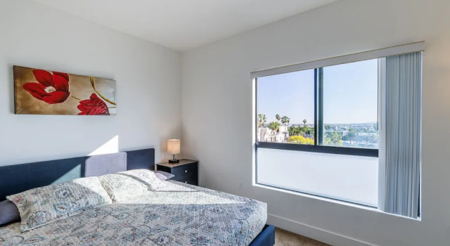Номер Standard с 2 комнатами с балконом Heaven on Hollywood Boulevard Furnished Apartments