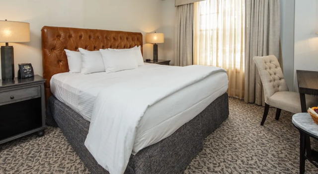 Номер Premier The Tidewater Inn