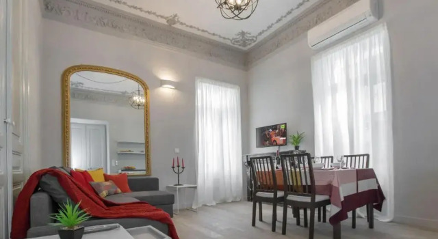 Апартаменты c 1 комнатой Magnificent neoclassical apt in Syntagma-Plaka by GHH