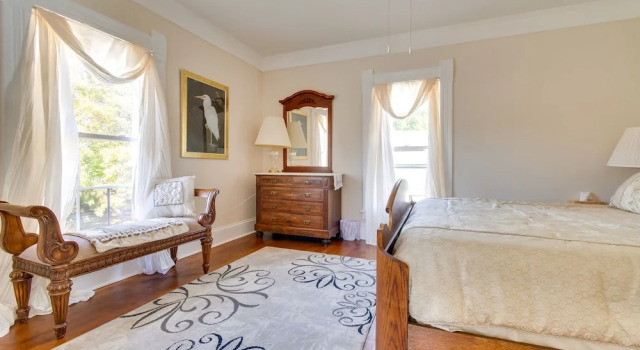 Historic Charleston Home < 1 Mi to University!, Забронировать Отель Отели Иллинойс 3 звезды, 3*