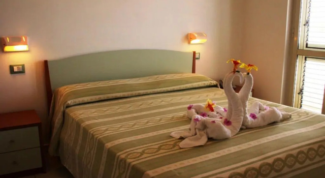 Graceland rooms and suites, Varaa Hotelli  