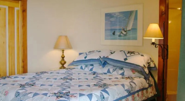 Двухместный люкс с видом на океан Beach Cottage Inn