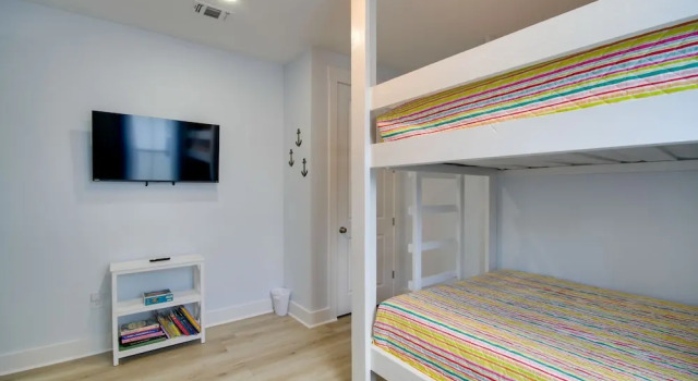 Коттедж с 4 комнатами с балконом Sunny Gulfport Vacation Rental: Walk to Beaches!
