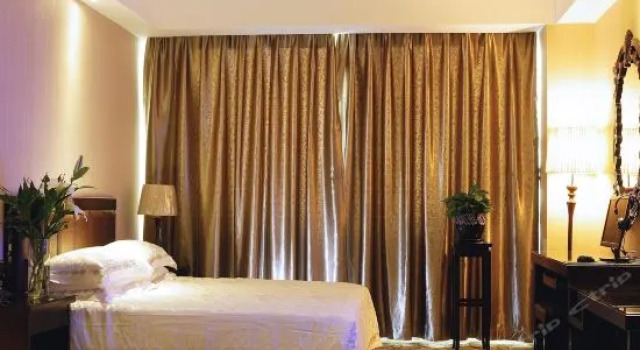 chenggonghui, Boek Hotel Tianshan 