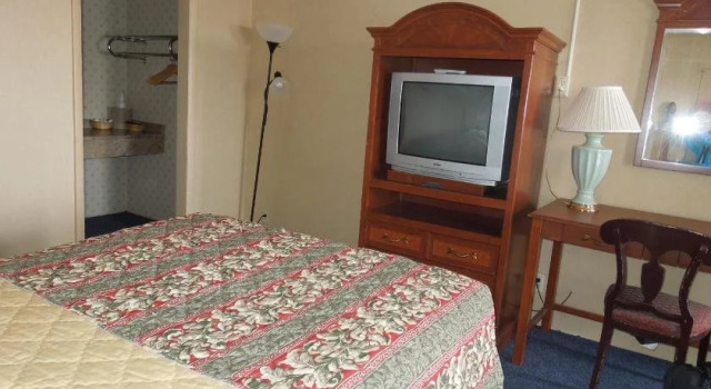 Central Plaza Hotel