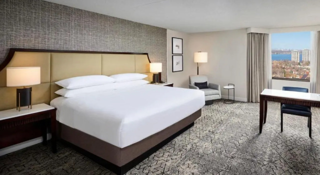 Номер Standard Sheraton Hamilton Hotel