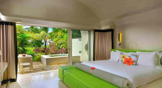 Люкс с красивым видом из окна SO/ Sofitel Mauritius
